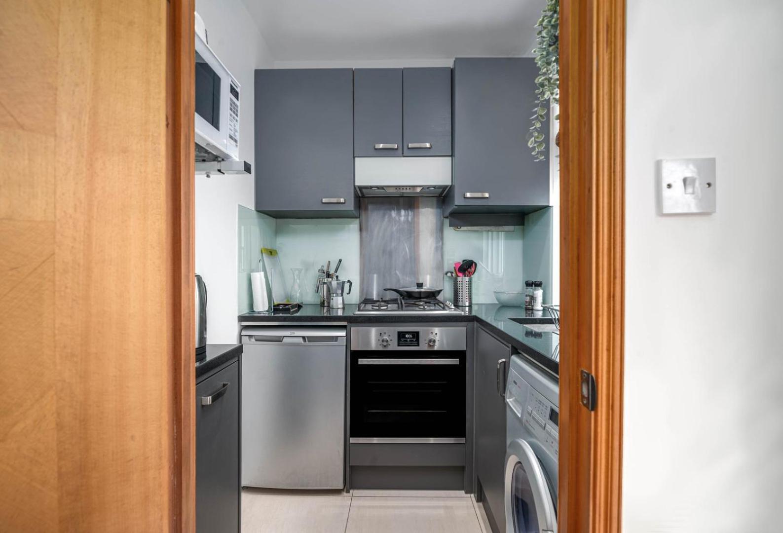 Guestready - Central Converted Mews In Bayswater London Exterior photo